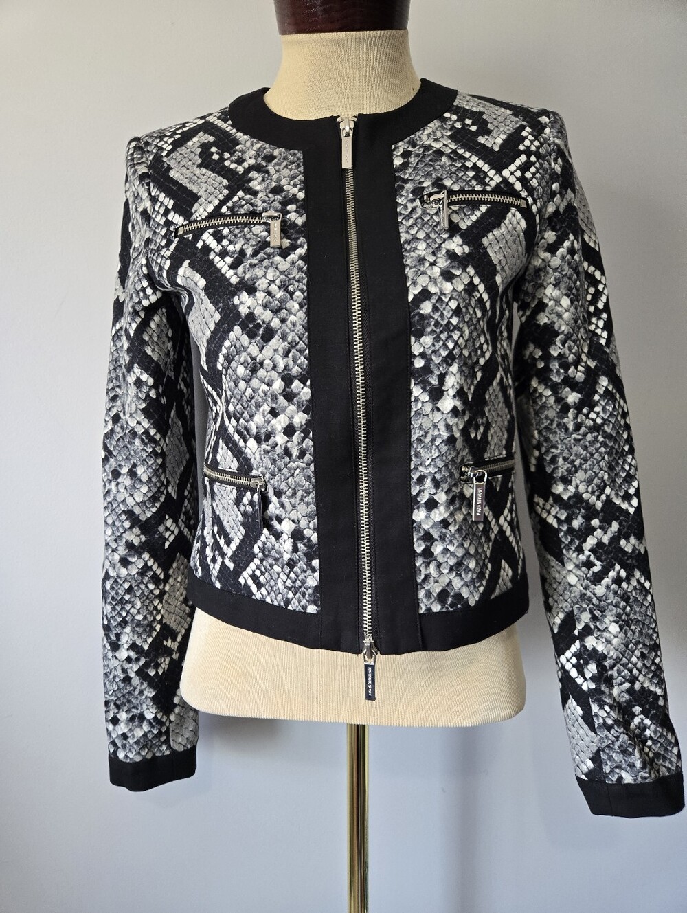 Michael Michael Kors  Black & White Snake-Print Zip Front Jacket. Size 4